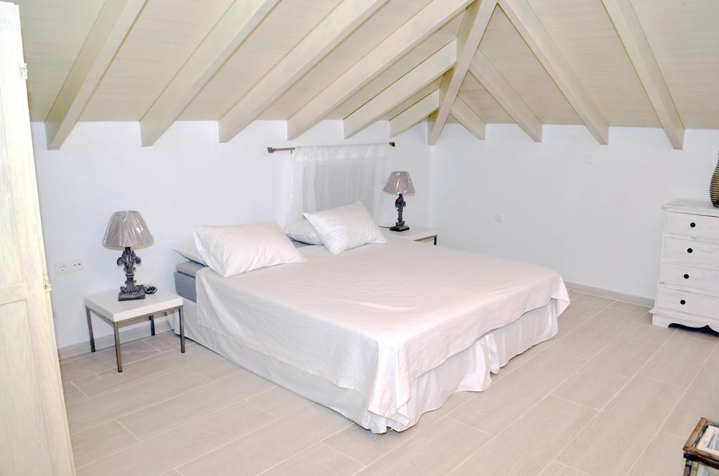 Villa Aristoteles Chalki Town Zimmer foto
